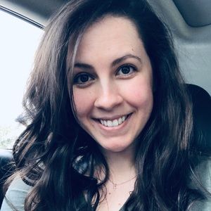 Meet your Posher, Caroline